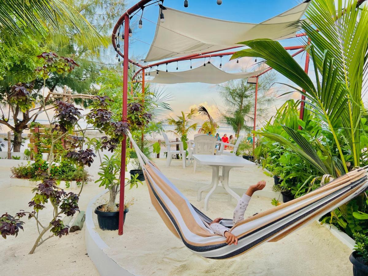 Pelican Beach Maafushi Exterior foto